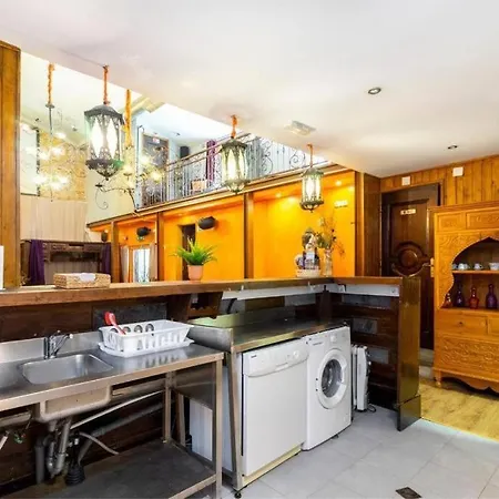 Apartman Kuta Loft Alfama *