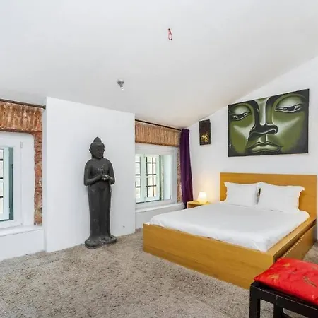 Apartman Kuta Loft Alfama