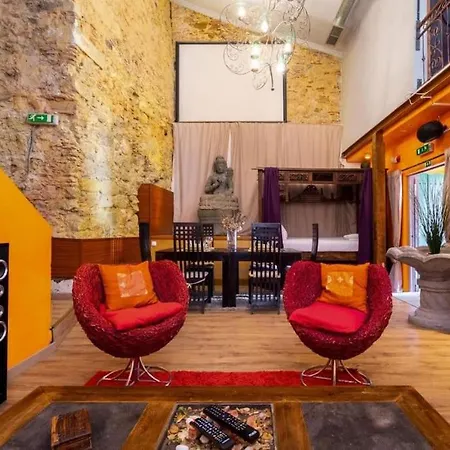 Kuta Loft Alfama *